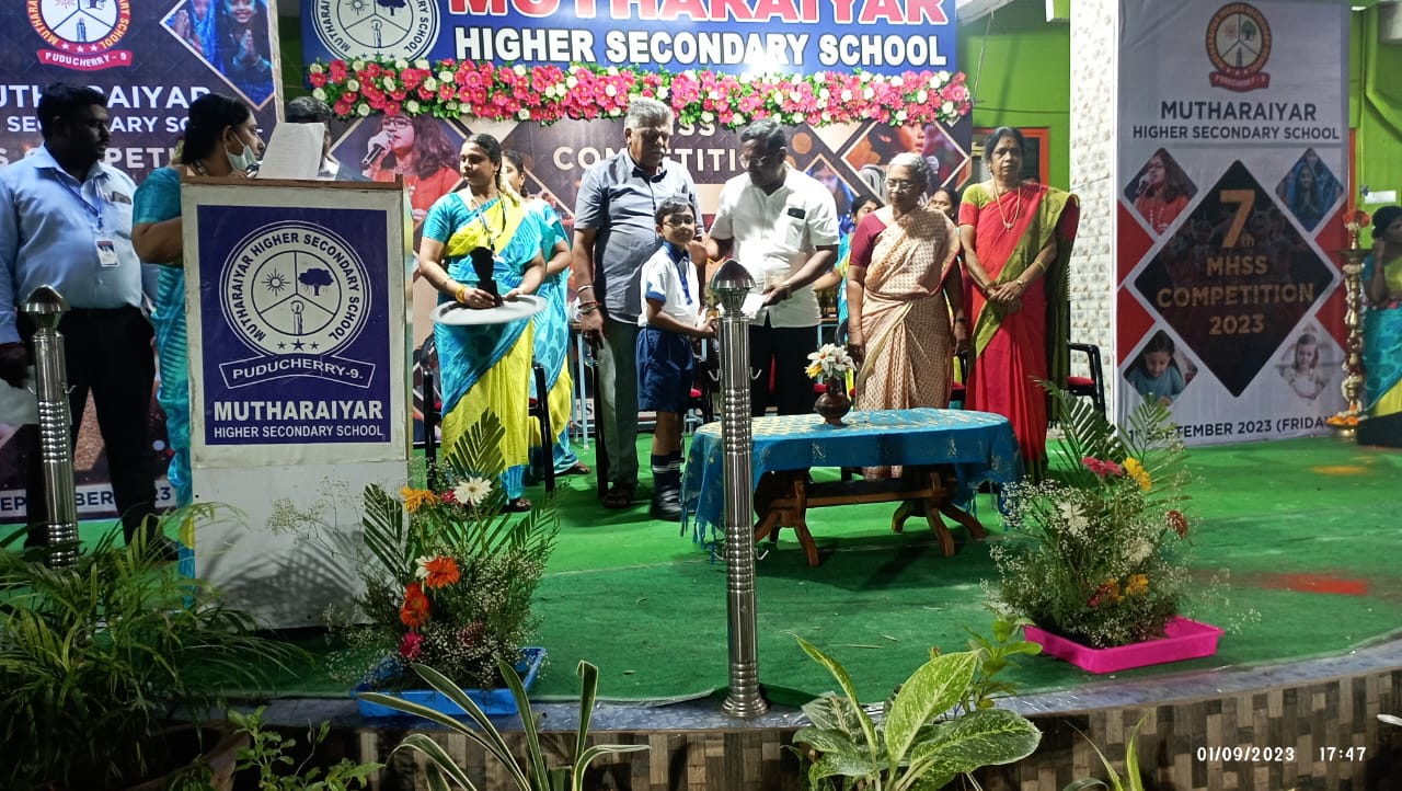 Soorya-school-interschool-competition-prize-winner-photo-1.jpg